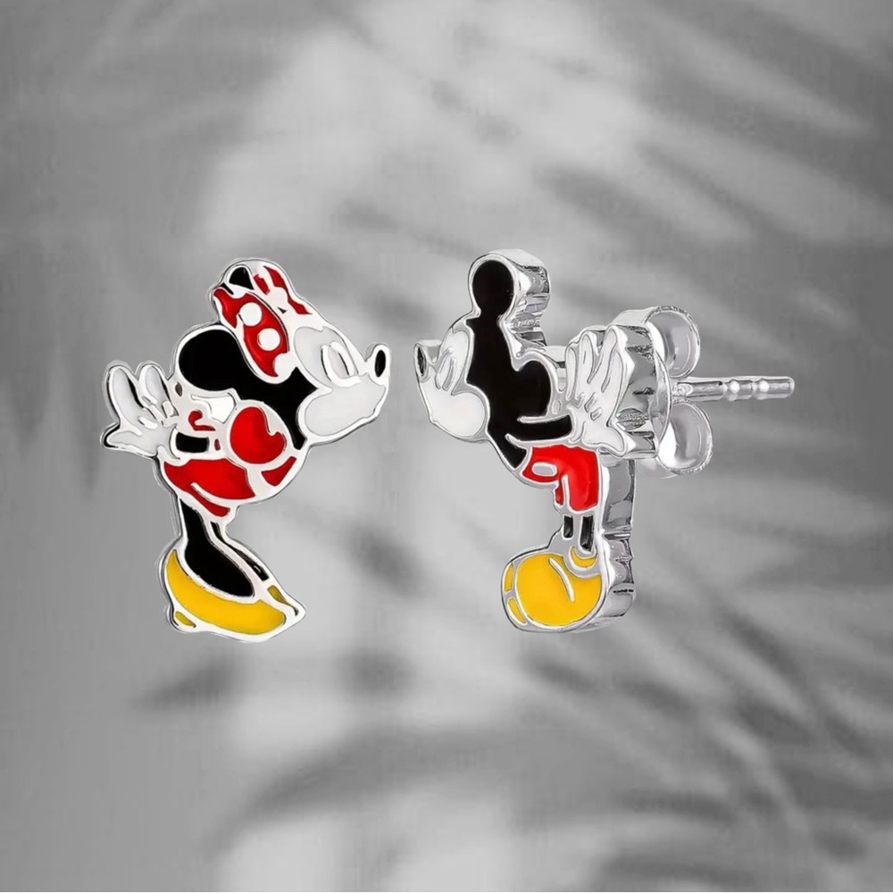 NWT *DISNEY* 🐭 Mickey & Minnie stud earrings
